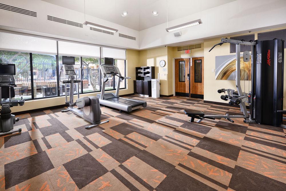 Courtyard By Marriott Dallas Richardson At Spring Valley Екстериор снимка