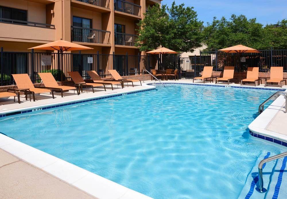 Courtyard By Marriott Dallas Richardson At Spring Valley Екстериор снимка