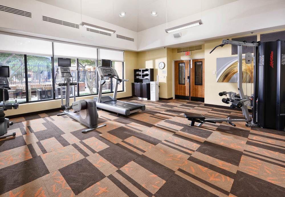 Courtyard By Marriott Dallas Richardson At Spring Valley Екстериор снимка